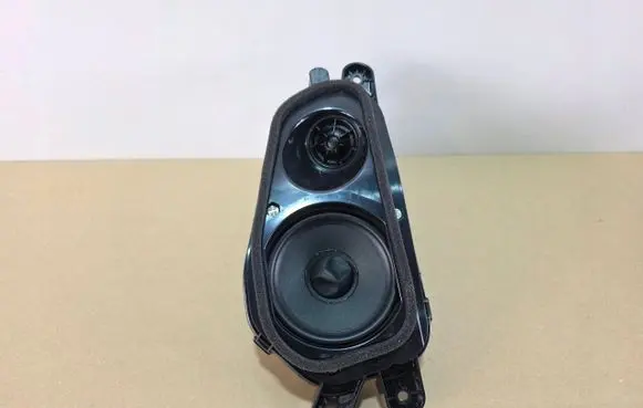 BMW X6 G06 Parcel shelf speaker 