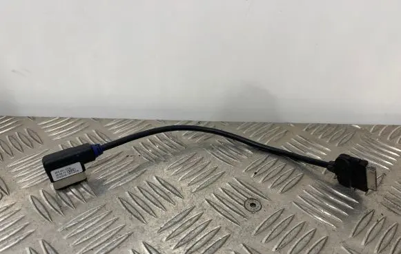 Audi A7 S7 4G iPod connector socket 4F0051510K