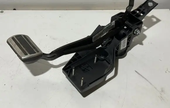 Citroen C5 Aircross Brake pedal 9837001780