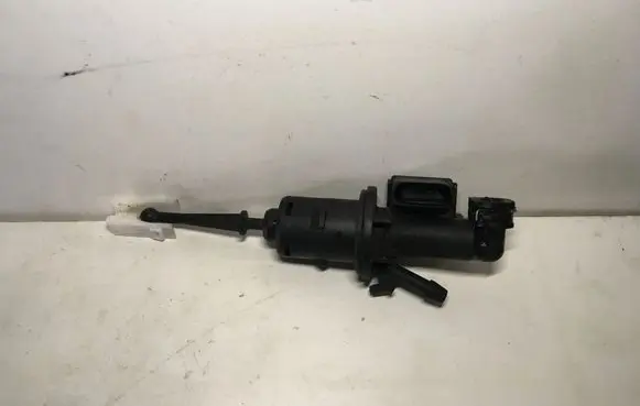 Skoda Octavia Mk2 (1Z) Clutch master cylinder 1K0721388T
