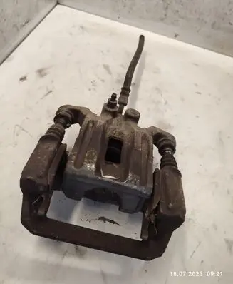 Nissan Pathfinder R51 Rear brake caliper