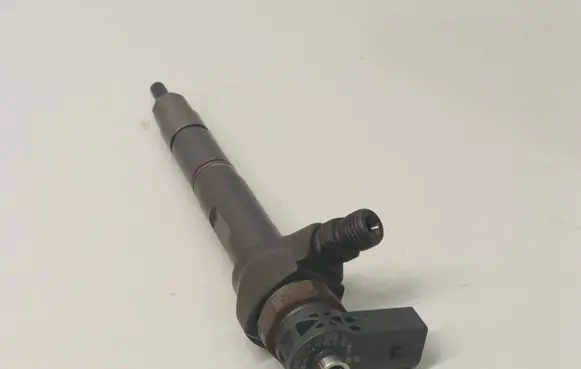 Skoda Octavia Mk3 (5E) Fuel injector 04L130277AK 0445100475