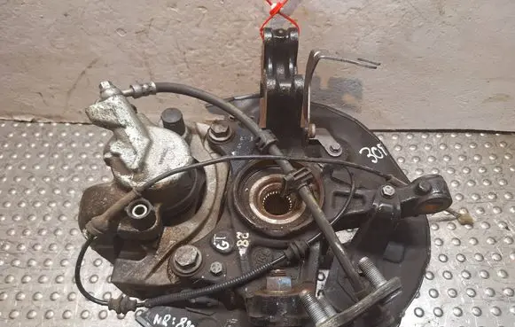 Citroen C4 II Picasso Front wheel hub spindle knuckle S14766822 1647857080