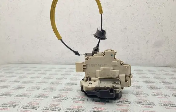 Audi A6 S6 C6 4F Rear door lock 4F0839015A