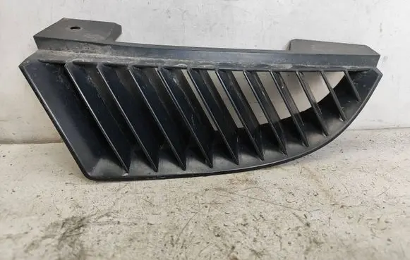 Mitsubishi Colt Front bumper upper radiator grill MN127773