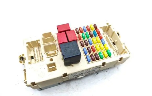 Alfa Romeo 159 Fuse module 60686059