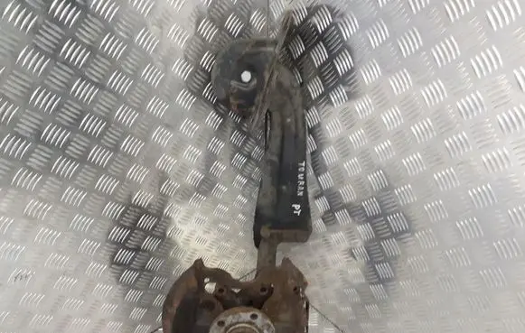 Volkswagen Touran I Stub axle 