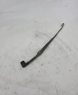 Mitsubishi Pajero Front wiper blade arm 