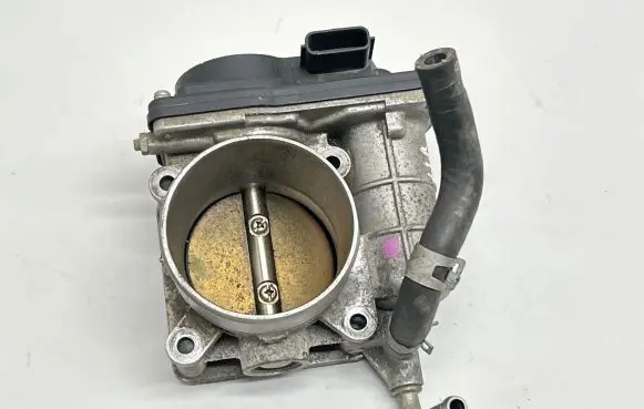 Nissan Juke I F15 Throttle valve SERA52601 K05272