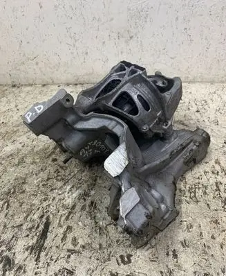 Audi A4 S4 B9 Engine mount bracket