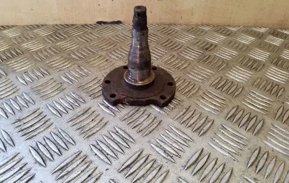 Audi A6 S6 C4 4A Stub axle 