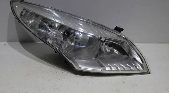 Renault Megane III Headlight/headlamp 260100017R 030124420200
