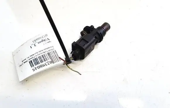 Volkswagen PASSAT B6 Camshaft position sensor 1j0973703