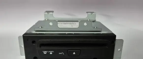 Dodge Durango CD/DVD changer P05091245AE