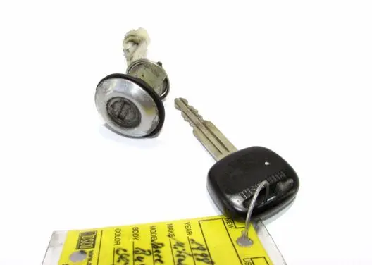 Mitsubishi L400, Space Gear Coupe door lock (next to the handle) 