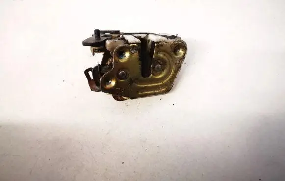 Mitsubishi Space Wagon Rear door lock