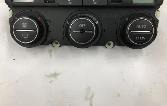 Volkswagen PASSAT B6 Climate control unit 74677512