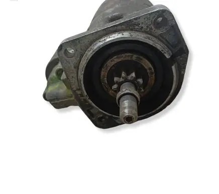 Volkswagen Golf II Starter motor 1005822453
