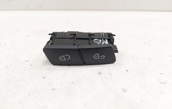 Mercedes-Benz C W204 Central locking switch button A2048706410 03151610