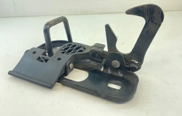 Volkswagen PASSAT B6 Engine bonnet/hood lock/latch loop/hook 3C0823480
