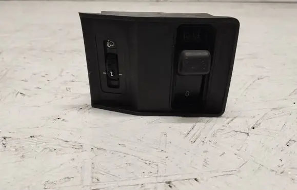 BMW 5 E34 Fog light switch 8110498