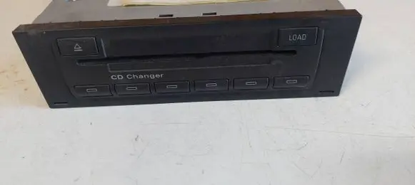 Audi A4 S4 B7 8E 8H CD/DVD changer 8E0035111D AN757AG21