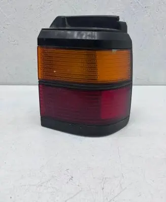 Volkswagen PASSAT B3 Rear/tail lights 333945112