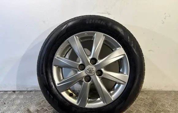 Toyota Yaris R15 alloy rim 