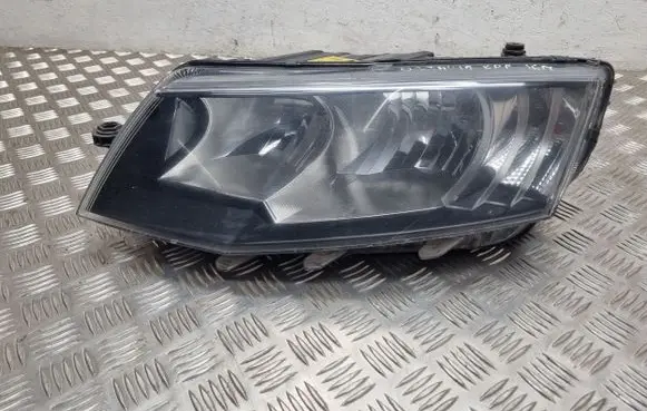 Skoda Octavia Mk3 (5E) Headlight/headlamp 5E1941015