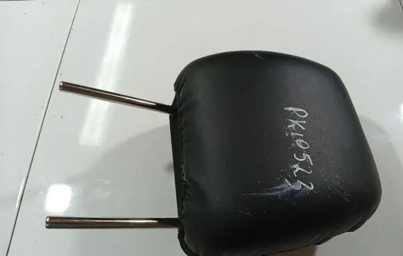 Mazda 3 II Front seat headrest 