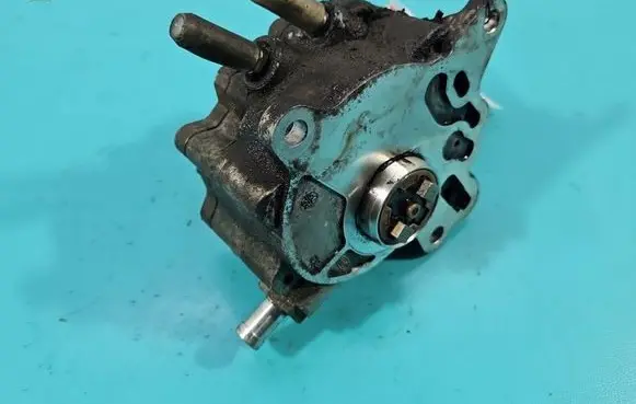 Volkswagen PASSAT B6 Vacuum pump 03G145209 IMPRK1580343
