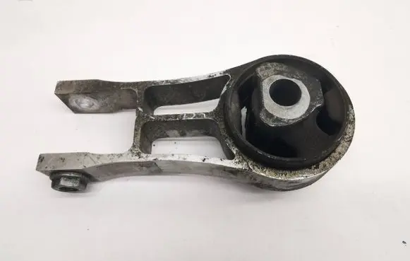 Chrysler Pacifica Engine mount bracket P68224737AB