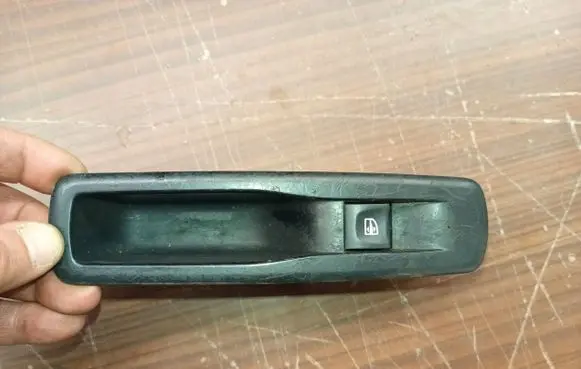 Renault Laguna III Electric window control switch 1008769 82944002r