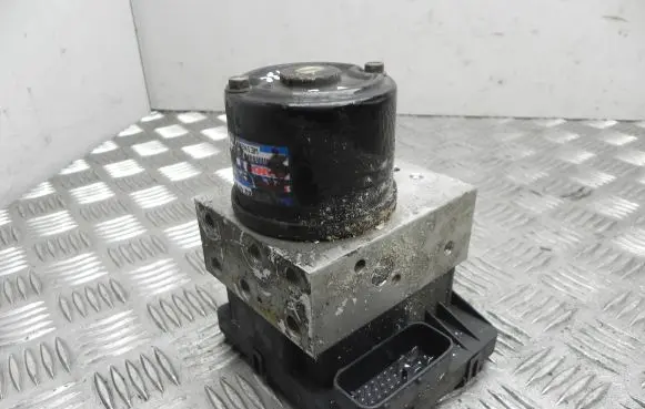 Hyundai Elantra ABS control unit/module 589202D300