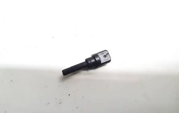 Windshield washer spray nozzle
