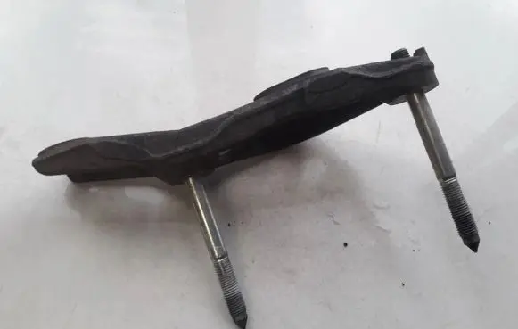 Toyota Prius (XW20) Engine mounting bracket 1234121010 12341-21010
