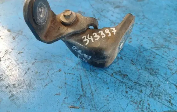 Ford Mustang VI Front door lower hinge FR3Z6322800A