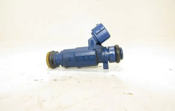 Hyundai ix20 Fuel injector 353102b000