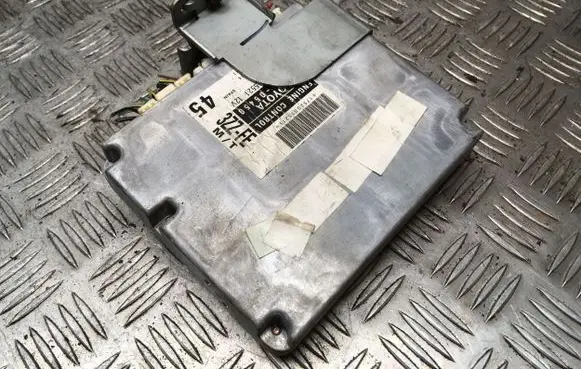 Toyota Avensis T220 Engine control unit/module 3ZZFE 1752005521S