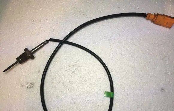 Skoda Octavia Mk3 (5E) Exhaust gas temperature sensor 04L906088AD