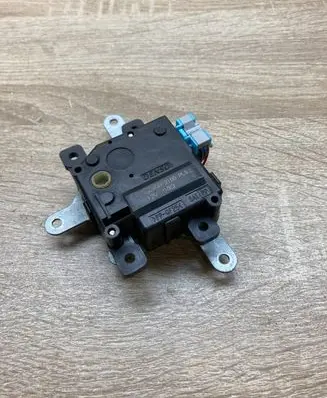 Toyota Verso Air flap motor/actuator 0638002160 L713
