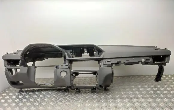 Mercedes-Benz E W212 Dashboard
