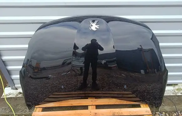 Peugeot 208 I Engine bonnet/hood 