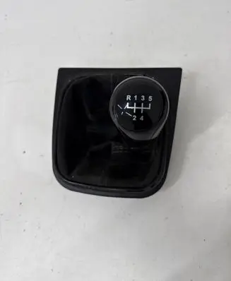 Volkswagen Golf V Gear lever shifter trim leather/knob 