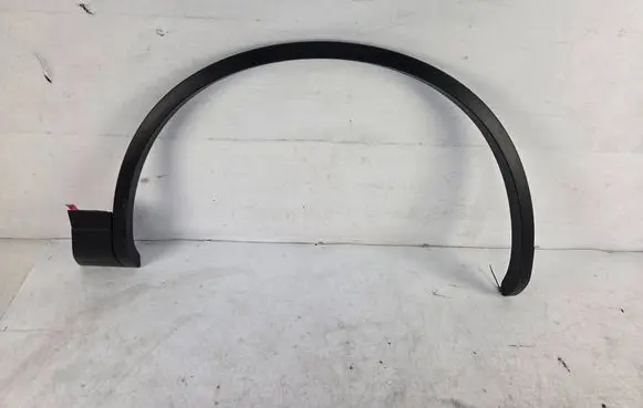 Volkswagen Touareg II Fender trim (molding) 7P6854732C