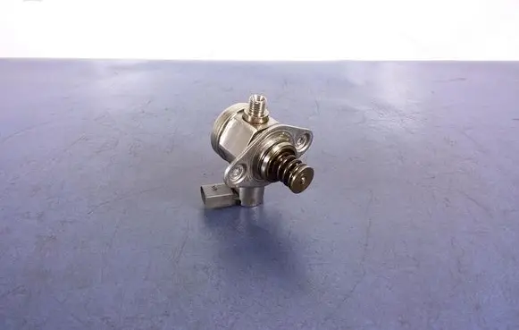 BMW 7 F01 F02 F03 F04 Fuel injection high pressure pump 7595350