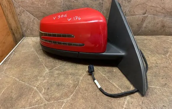 Mercedes-Benz A W176 Front door electric wing mirror A1768100216