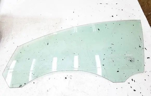 Volvo S40 Front door window glass four-door 43R001105 E000186
