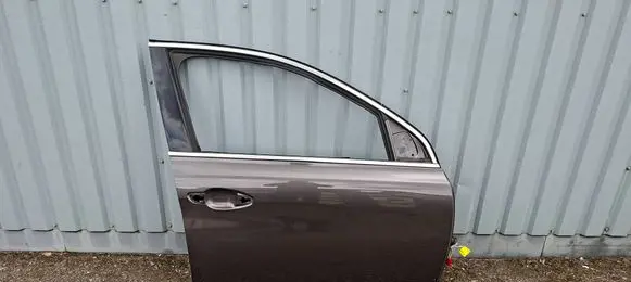 Peugeot 308 Front door 