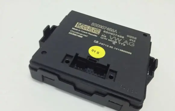 Audi TT TTS RS Mk3 8S Gateway control module 8S0907468A